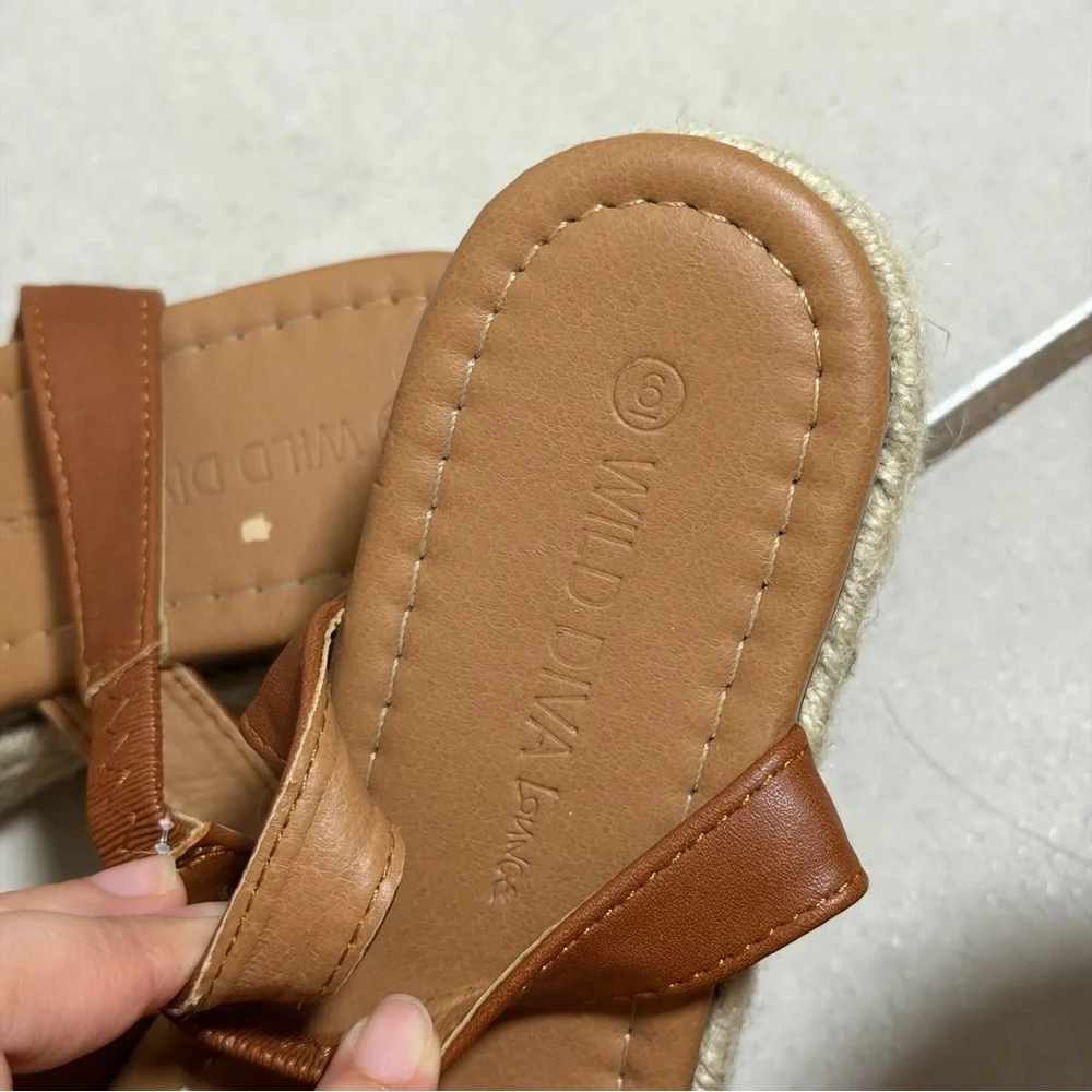 Wild Diva‎ Brown Faux Leather Espadrille Sandals Platform Size 6